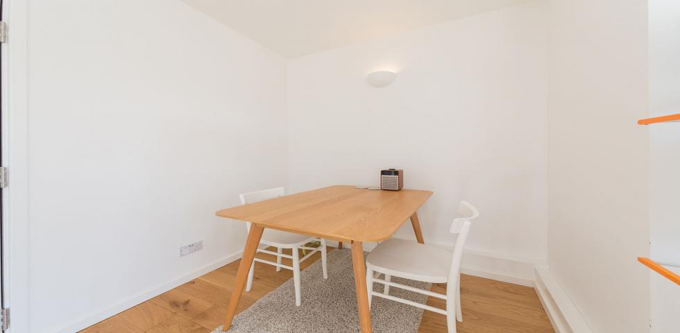 			HEATING and HOT WATER INCLUDED, 2 Bedroom, 1 bath, 1 reception Flat			 Mortimer Crescent , KILBURN PARK / MAIDA VALE